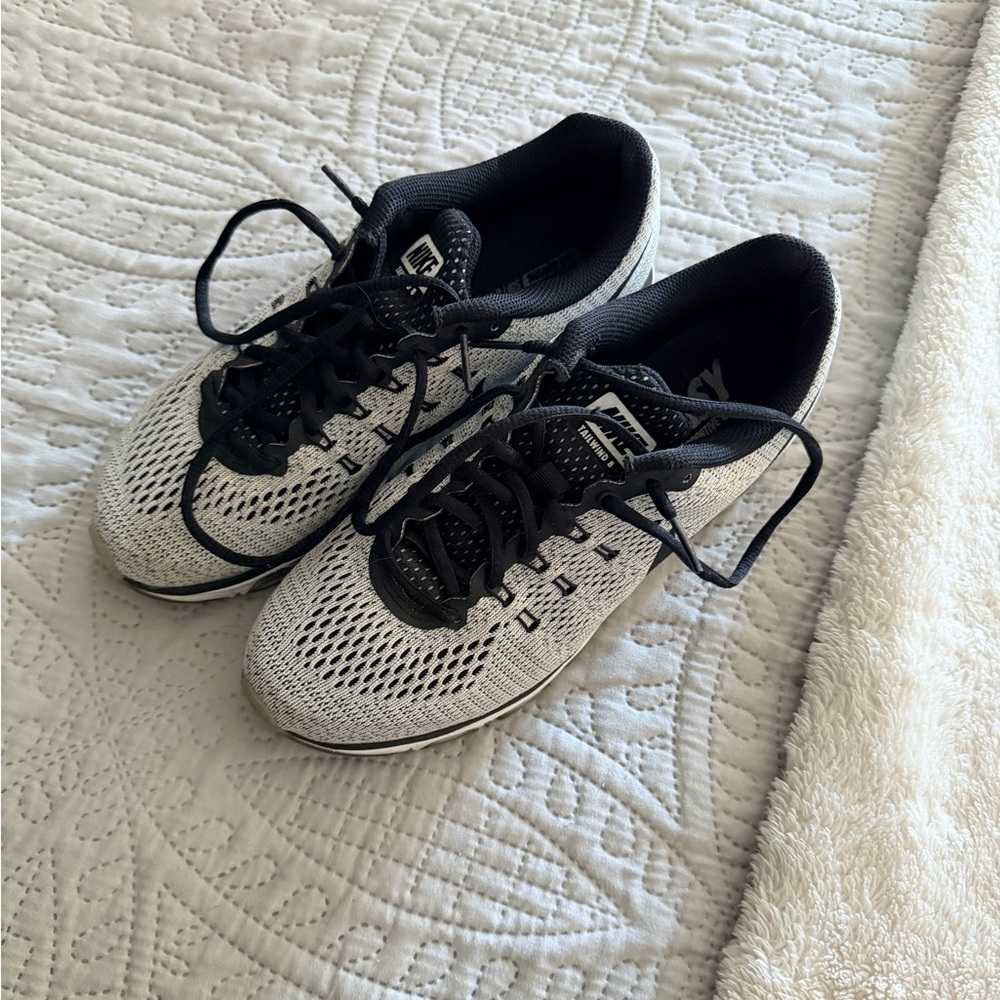 Nike Black and Gray Running Shoes